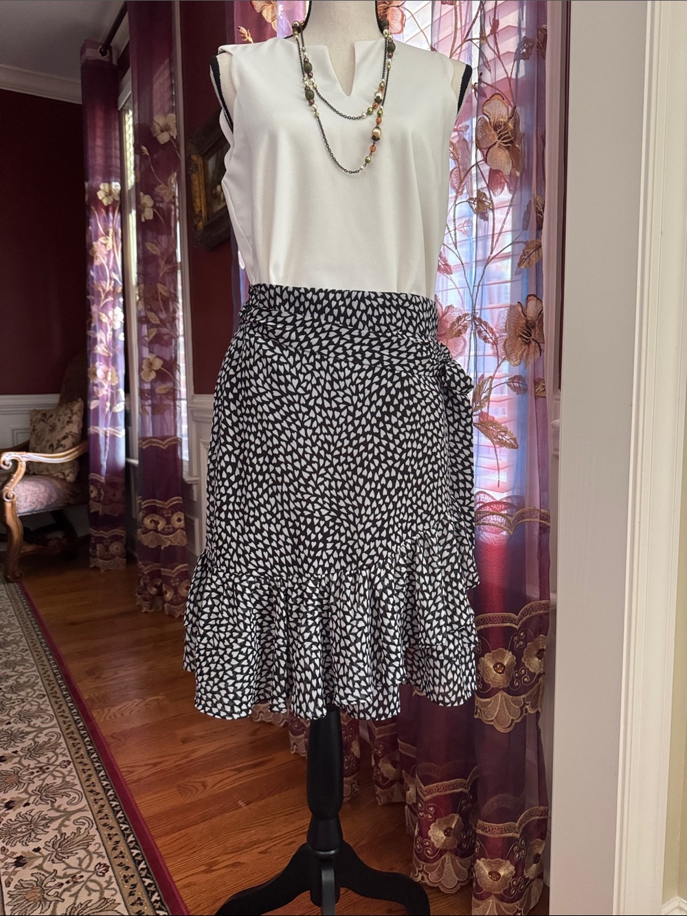 NWOT Ann Taylor Black & White Printed Ruffle Wrap Skirt